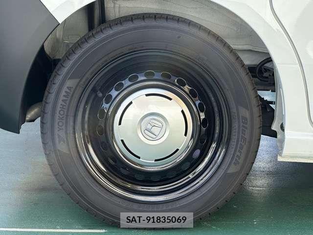 Honda N BOX 2025-08 8881184-12
