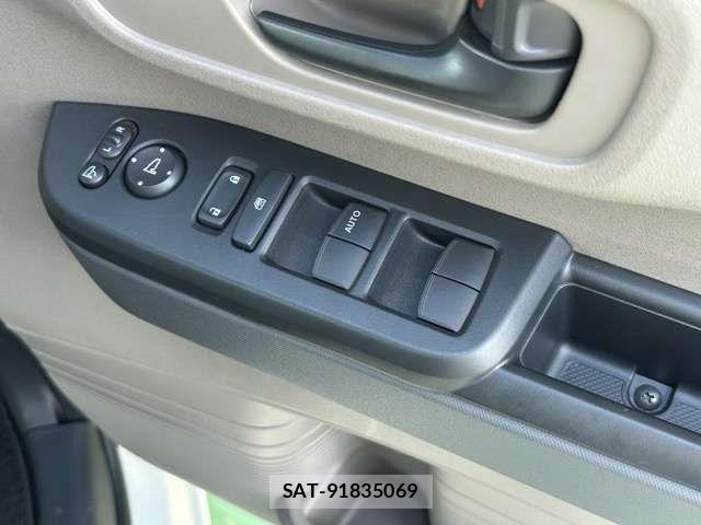 Honda N BOX 2025-08 8881184-13