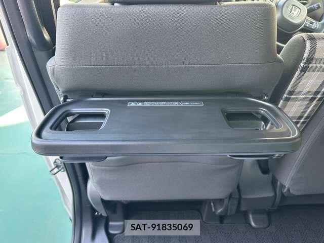 Honda N BOX 2025-08 8881184-7