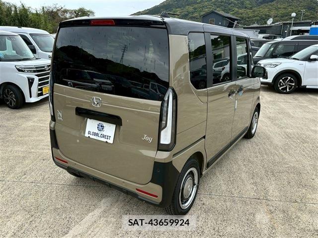 Honda N BOX 2026-05 8881183-12