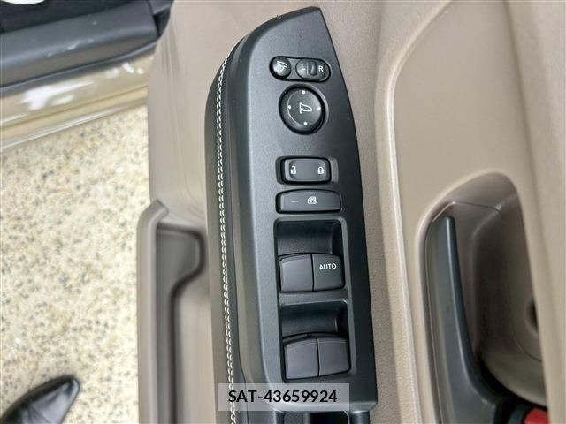 Honda N BOX 2026-05 8881183-15
