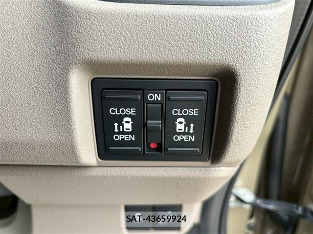 Honda N BOX 2026-05 8881183-17