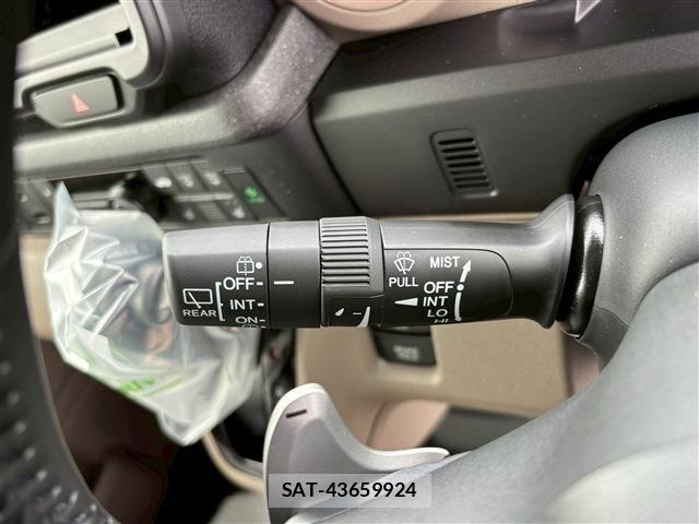 Honda N BOX 2026-05 8881183-25