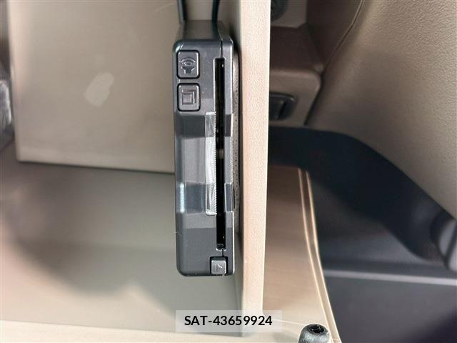 Honda N BOX 2026-05 8881183-28