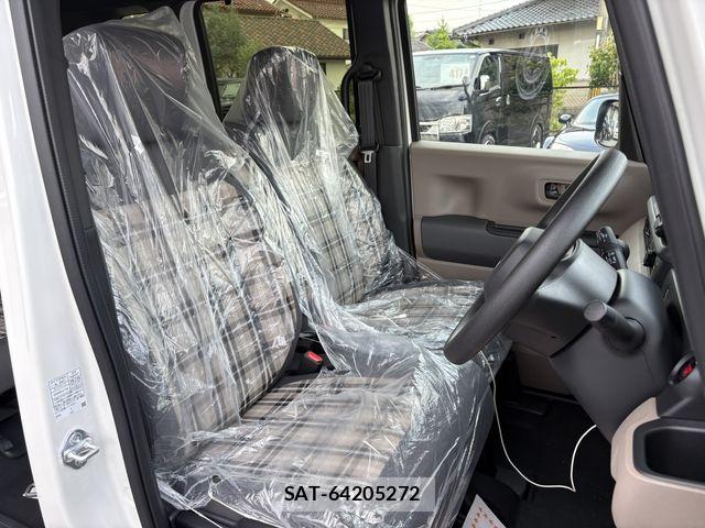 Honda N BOX 2026-03 8131604-16