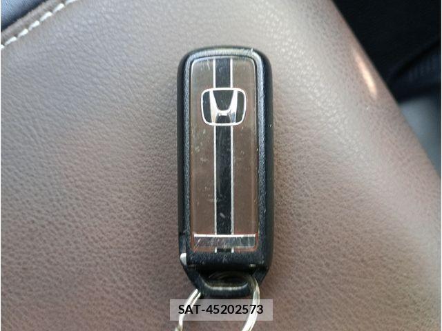 Honda N BOX SLASH 2019-06 6683932-14