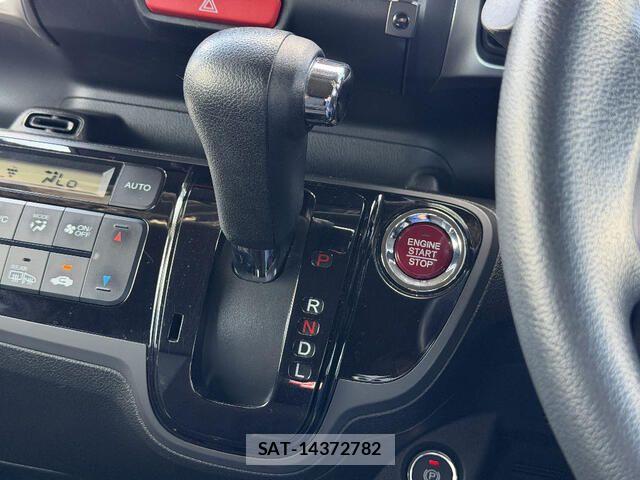 Honda N BOX SLASH 2017-04 8628079-10