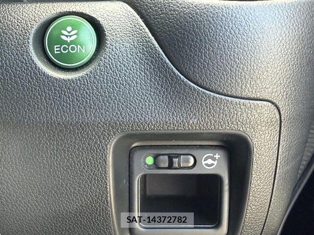 Honda N BOX SLASH 2017-04 8628079-14