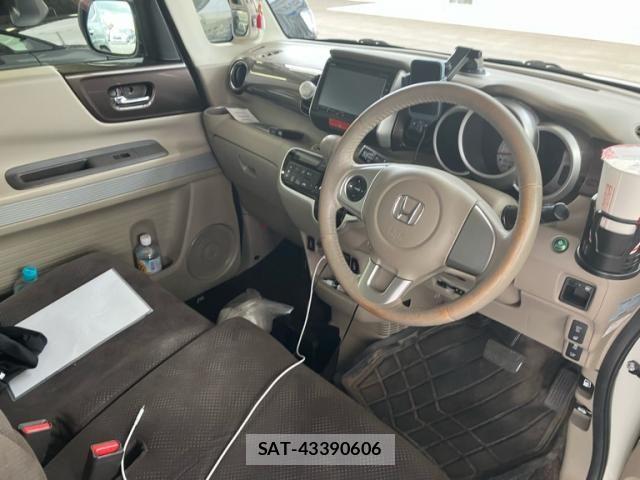 Honda N BOX SLASH 2019-09 8881190-10