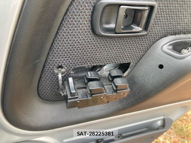 Daihatsu NAKED 2000-01 8881194-16