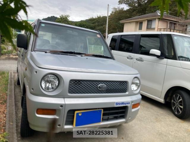 Daihatsu NAKED 2000-01 8881194-2