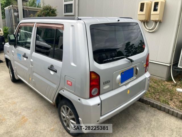 Daihatsu NAKED 2000-01 8881194-3