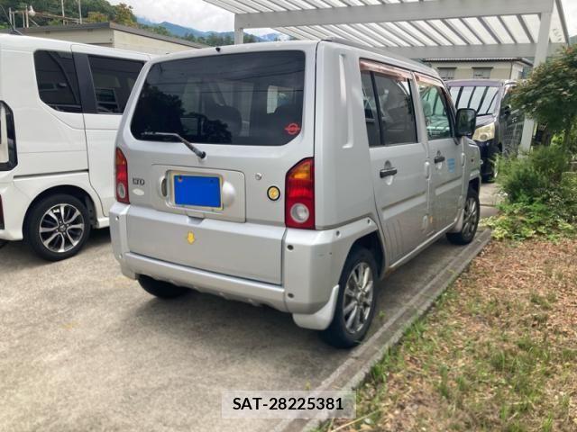 Daihatsu NAKED 2000-01 8881194-4