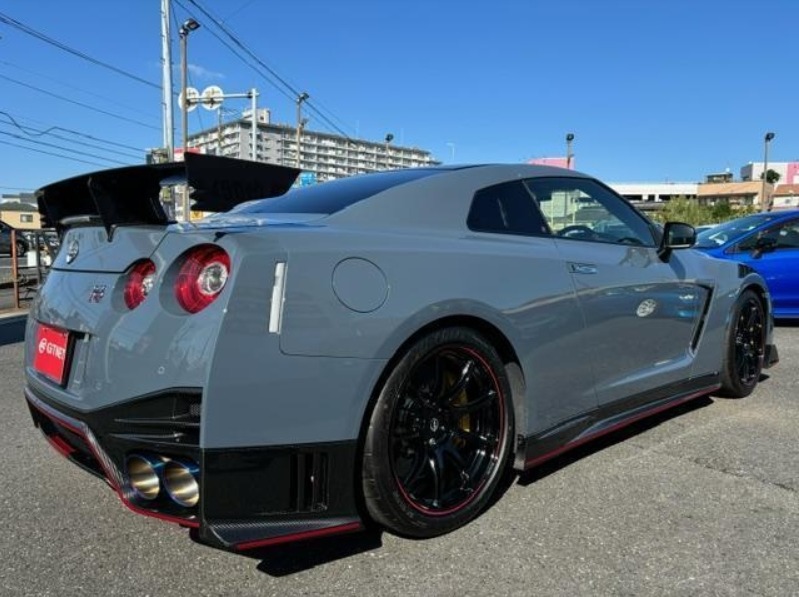 Nissan GT-R 2022-03 523597-6
