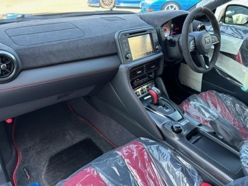 Nissan GT-R 2022-03 523597-20