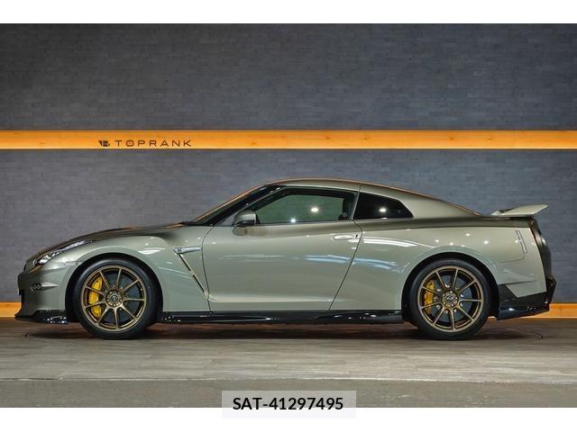 Nissan GT-R 2025-01 8225963-8
