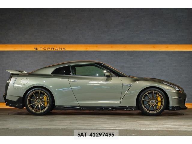 Nissan GT-R 2025-01 8225963-9