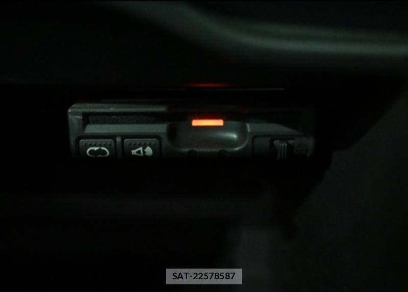 Nissan NOTE 2014-05 847228-10