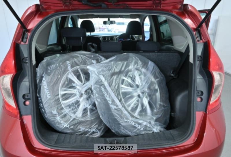 Nissan NOTE 2014-05 847228-12