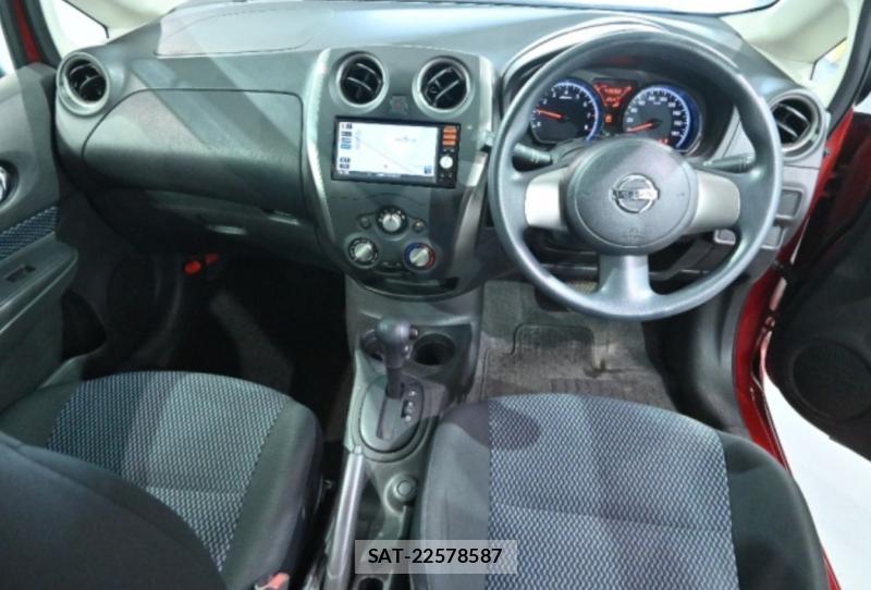 Nissan NOTE 2014-05 847228-6