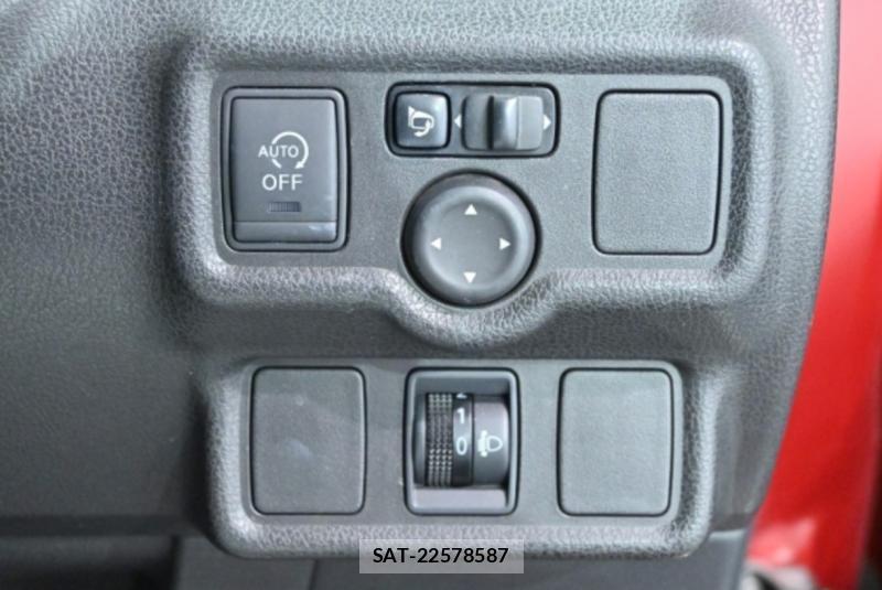 Nissan NOTE 2014-05 847228-8