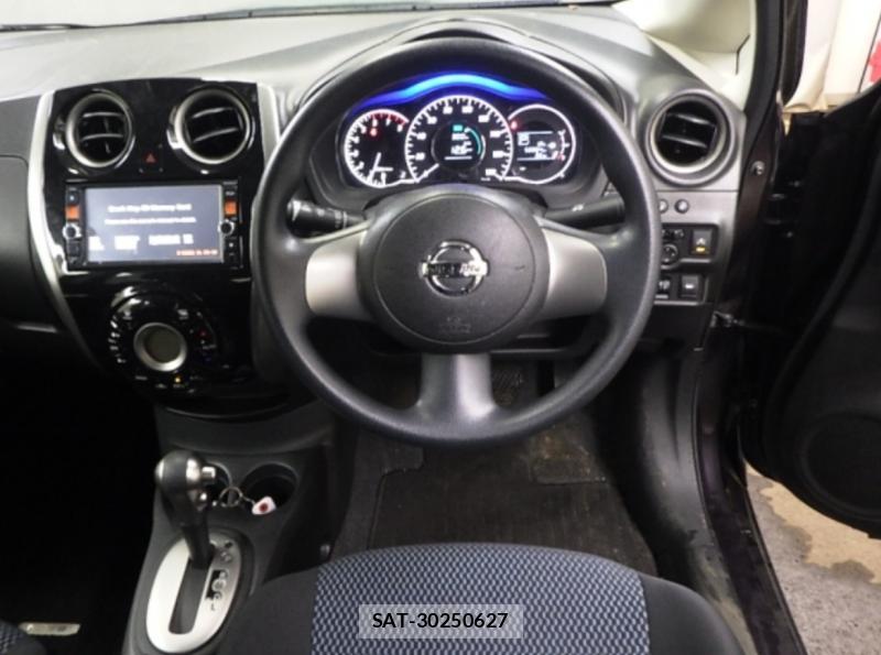 Nissan NOTE 2014-05 847229-4