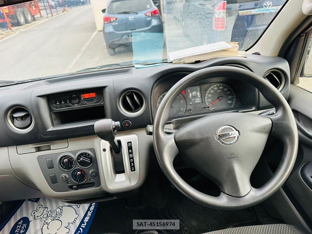Nissan NV350 Caravan 2020 3546401-13