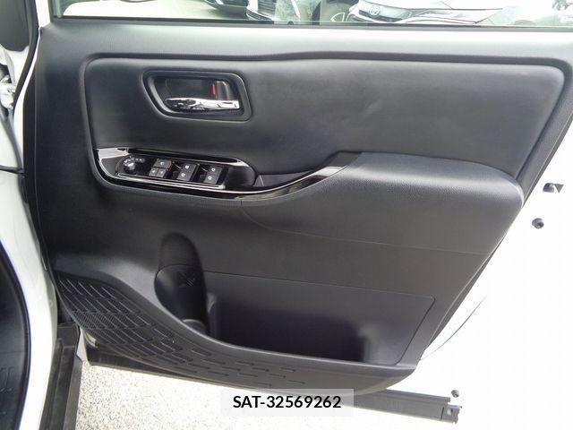 Toyota NOAH 2018-08 510002-17