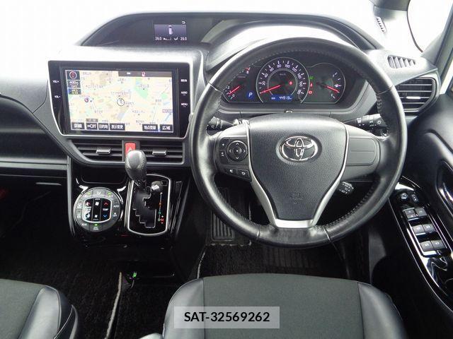 Toyota NOAH 2018-08 510002-1