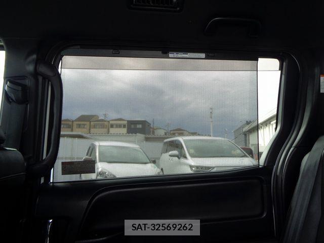 Toyota NOAH 2018-08 510002-23