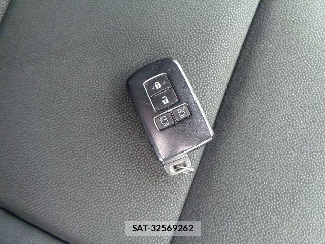 Toyota NOAH 2018-08 510002-26