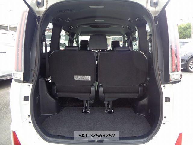Toyota NOAH 2018-08 510002-7