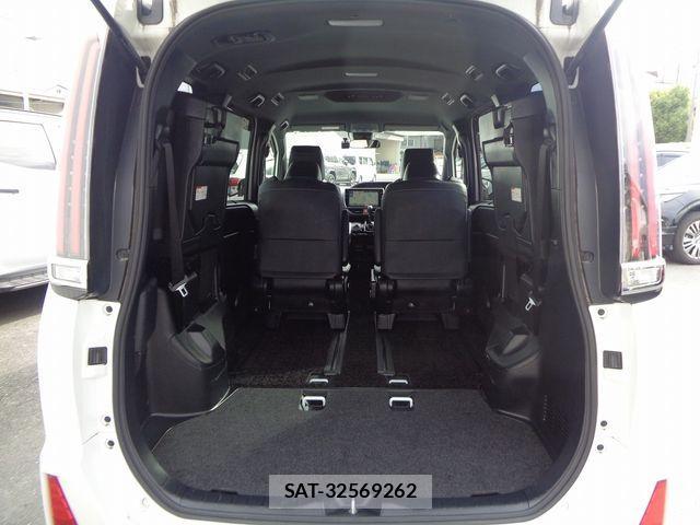 Toyota NOAH 2018-08 510002-8
