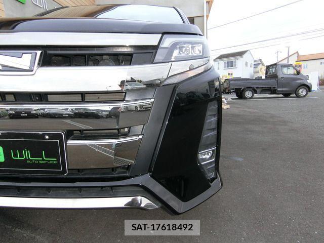 Toyota NOAH 2017-09 529979-10