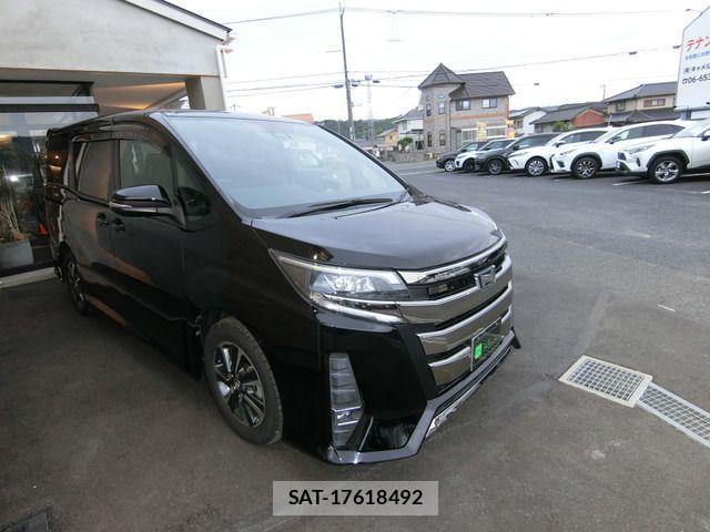 Toyota NOAH 2017-09 529979-11