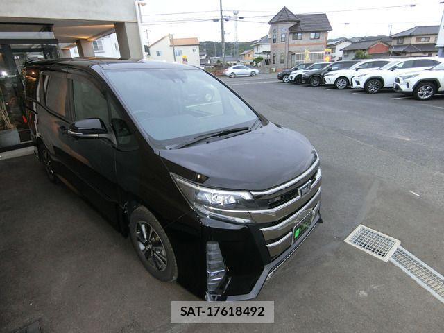 Toyota NOAH 2017-09 529979-12