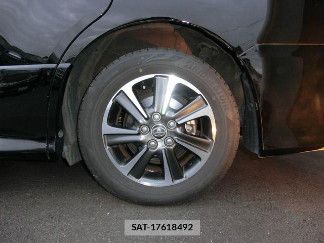Toyota NOAH 2017-09 529979-18