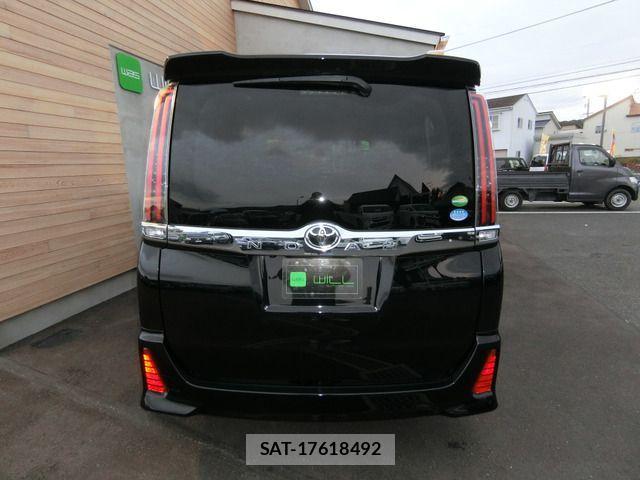 Toyota NOAH 2017-09 529979-1