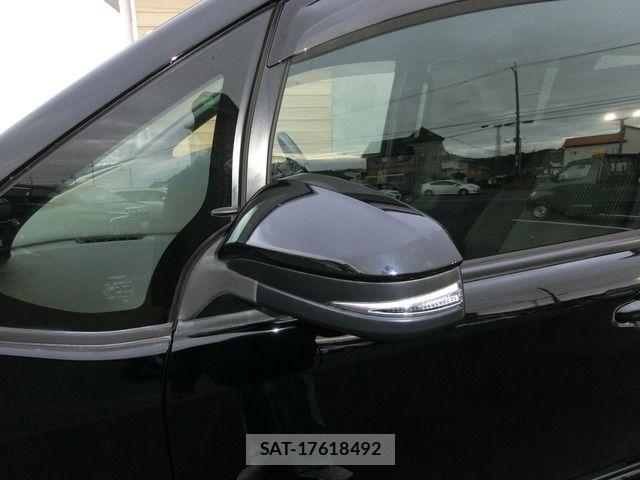 Toyota NOAH 2017-09 529979-19