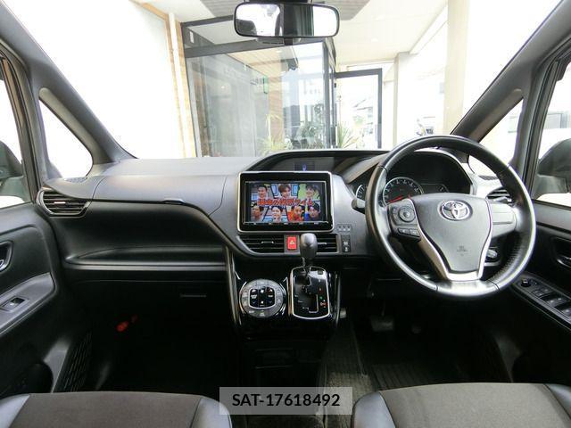 Toyota NOAH 2017-09 529979-2