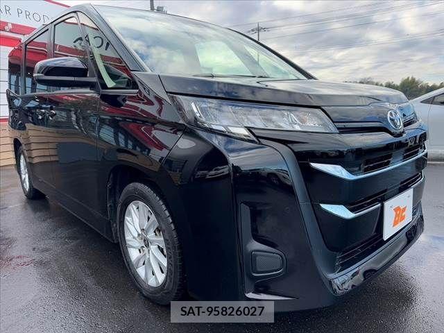 Toyota NOAH 2022-10 612909-9