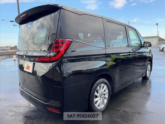 Toyota NOAH 2022-10 612909-12