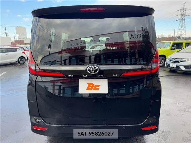 Toyota NOAH 2022-10 612909-13