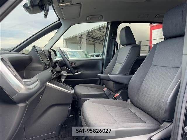Toyota NOAH 2022-10 612909-16