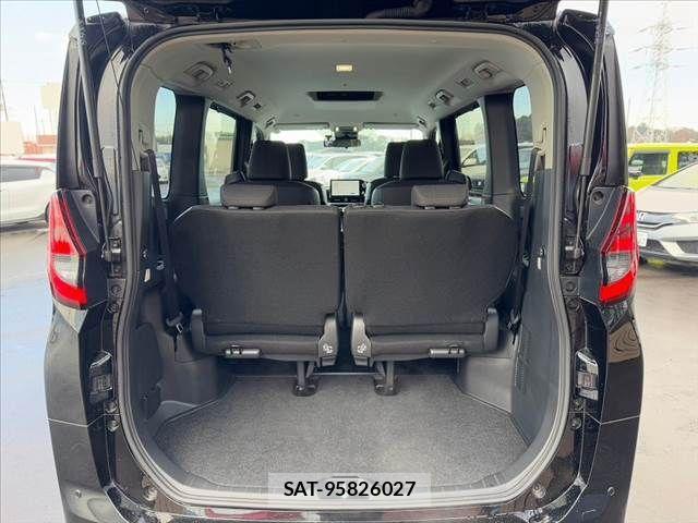 Toyota NOAH 2022-10 612909-18