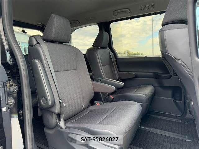 Toyota NOAH 2022-10 612909-19