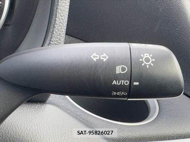Toyota NOAH 2022-10 612909-23