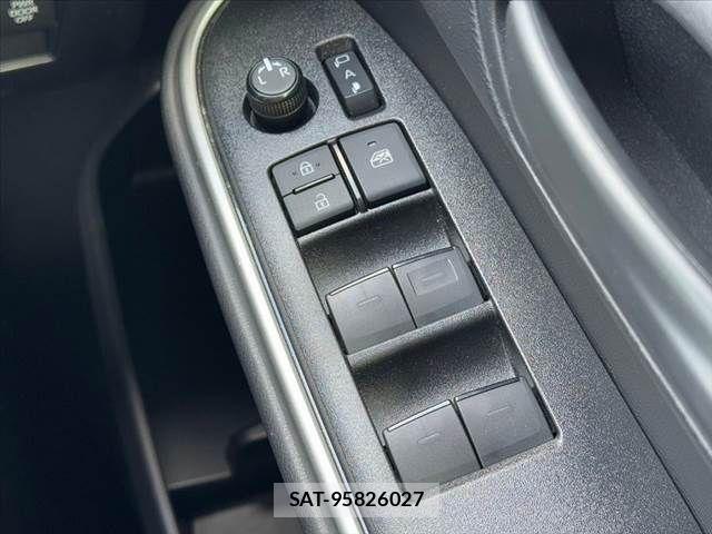Toyota NOAH 2022-10 612909-24