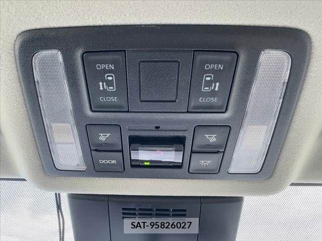 Toyota NOAH 2022-10 612909-6