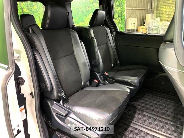 Toyota NOAH 2020-03 691084-9
